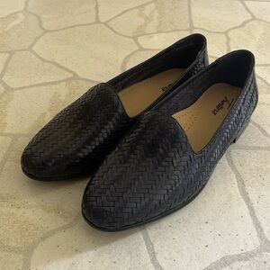 Trotters Navy Blue Liz Loafer Shoes
